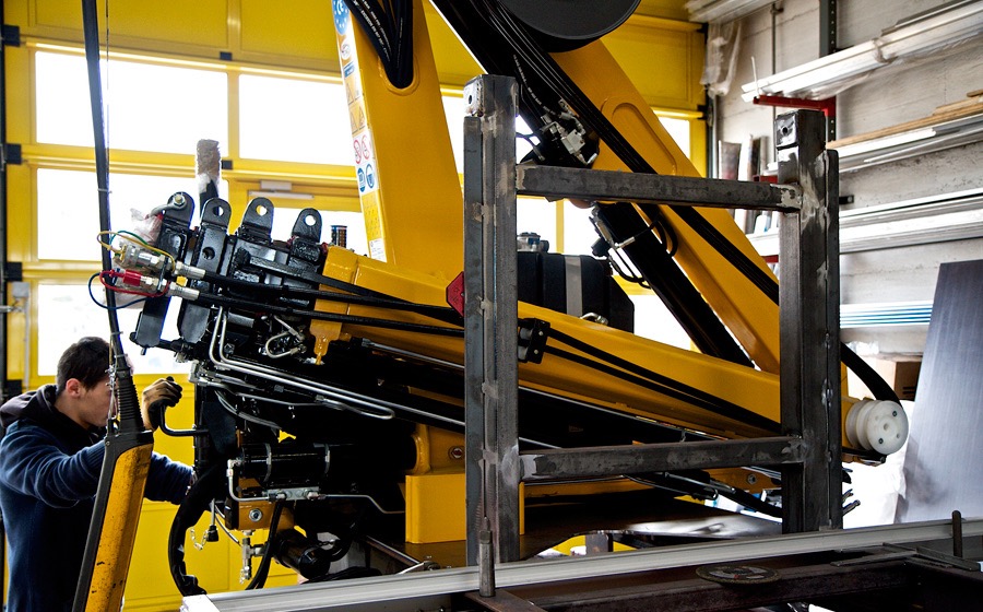 Montage Grues Detail Assemblage Carrosserie Sensi