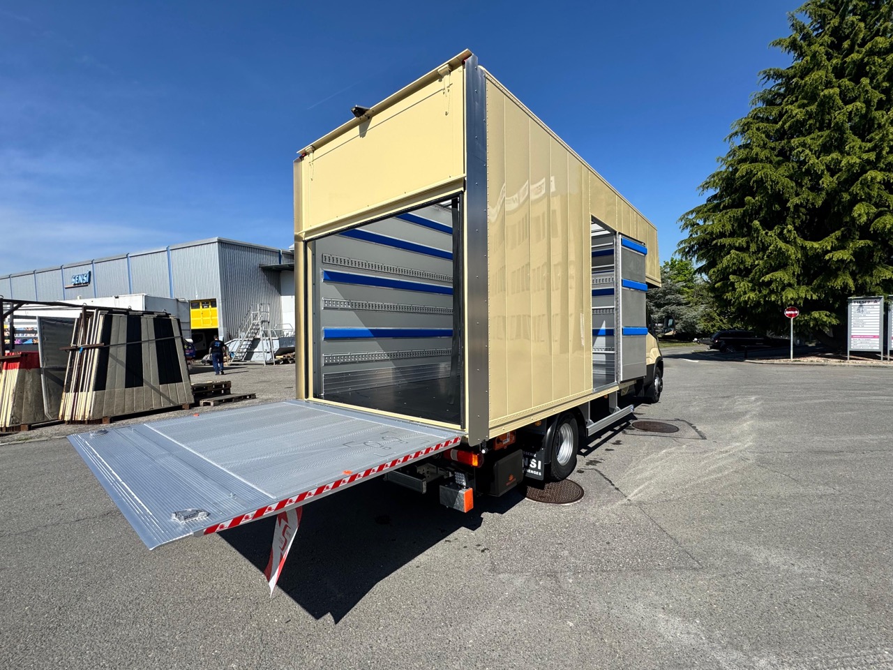 Caisse Demenageuse Beige Hayon Sensi Caisse Demenageuse Beige Hayon