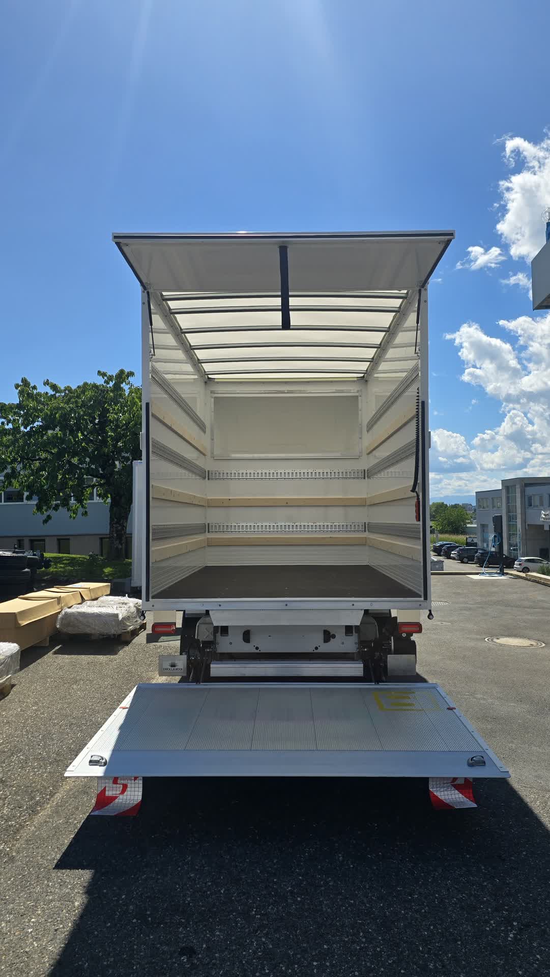 Ridelles Caisse Fourgon Interieur Hayon Ouvert Carrosserie Sensi